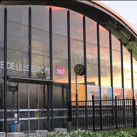 Avec Cour Extérieure Et Parking Proche Chr Appartamento
